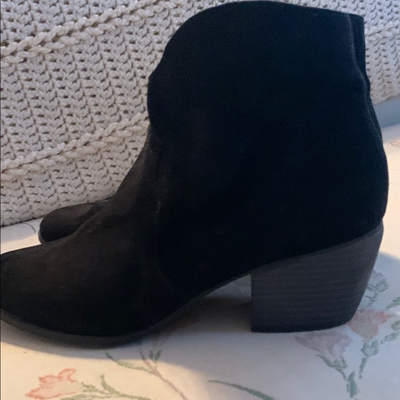 Women's Black Ankle Boots - Picture 2 of 5